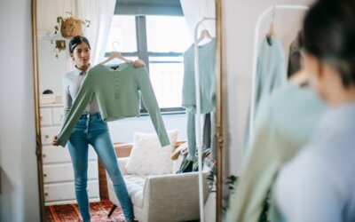 How Body Image Struggles Can Affect Your Relationship&mdash;And What to Do About It